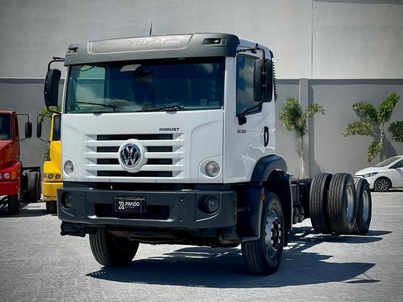 VW - VolksWagen 24-260 E Constel. 6x2 2p (diesel) 2020 — foto 1 de 4