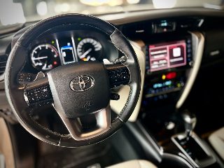 Toyota Hilux SW4 Diamond 2.8 TB 4x4 Die. Aut. 2022 — foto 5 de 9