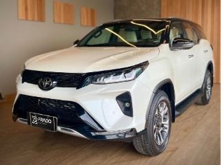 Toyota Hilux SW4 Diamond 2.8 TB 4x4 Die. Aut. 2022 — foto 1 de 9