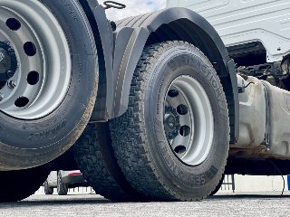 MERCEDES-BENZ Axor 2544 S/LS 6x2 2p (diesel) (E5) 2018 — foto 3 de 5