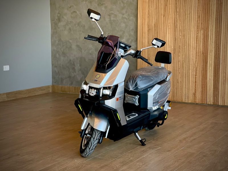 SCOOTER ELETRICA MZ 1000W B-GRAFENO 72V SCOOTER ELETRICA MZ 1000W B-GRAFENO 72V — foto 1 de 8